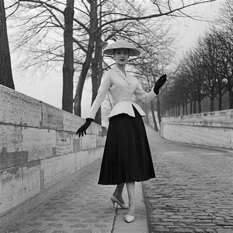 christian dior 1947 fashion style|christian dior the new look.